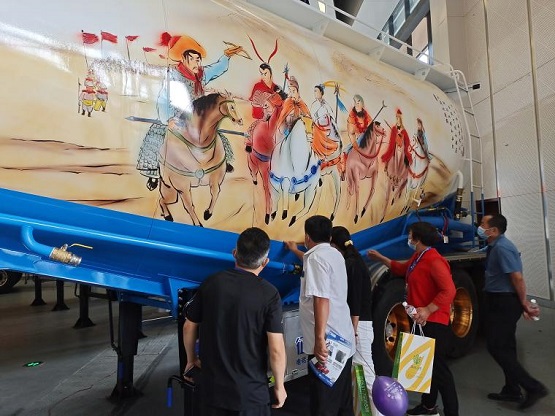 第十七屆中國（梁山）專用汽車展，輪胎接地氣、涂料更精彩