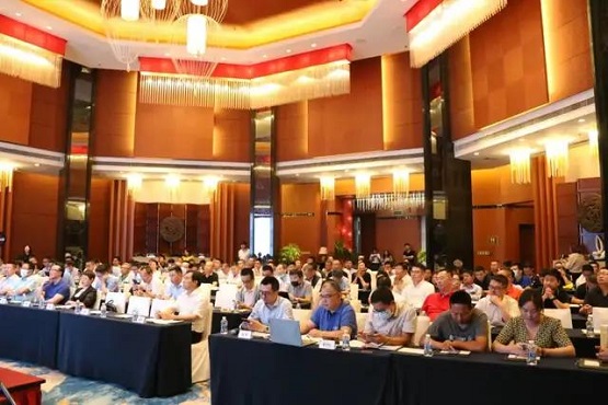 此次峰會，除了各大粉末涂料涂裝企業(yè)，還得到了行業(yè)內(nèi)眾多權(quán)威專家的支持