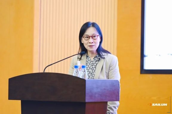 北大國(guó)發(fā)院BiMBA商學(xué)院院長(zhǎng)陳春花教授講話 北大國(guó)發(fā)院BiMBA商學(xué)院院長(zhǎng)陳春花教授講話