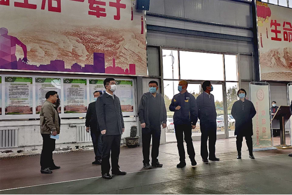 張國棟充分肯定了公司在人才隊伍建設、注重科技成果轉(zhuǎn)化、提高企業(yè)核心競爭力等方面的工作