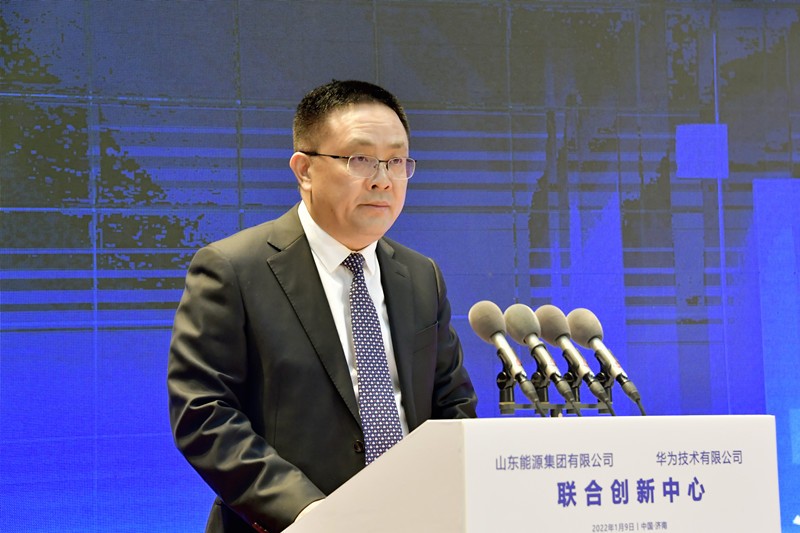 張寶才主持座談會(huì) 張寶才主持座談會(huì)