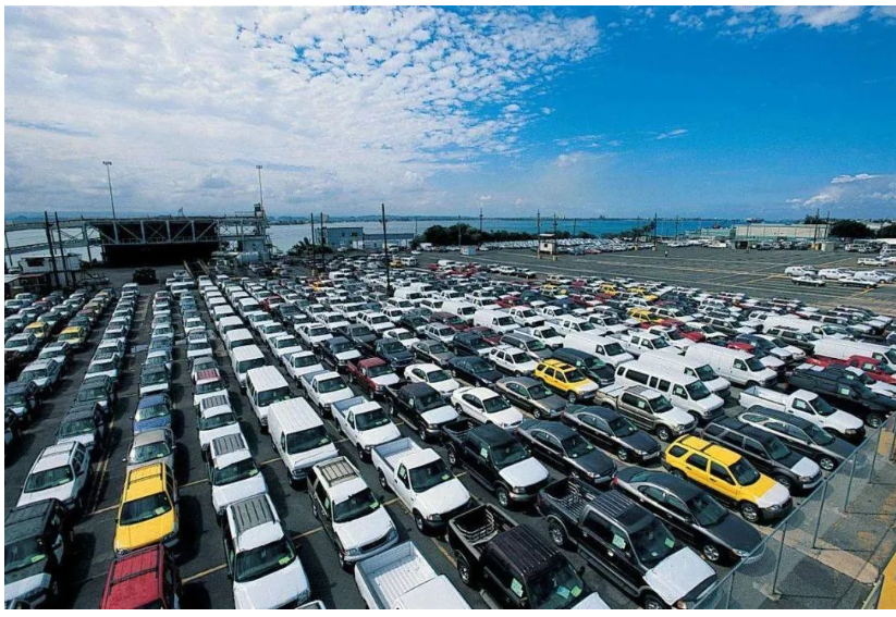 2021年我國(guó)二手車(chē)全年交易量達(dá)1758.51萬(wàn)輛，同比增長(zhǎng)22.6%