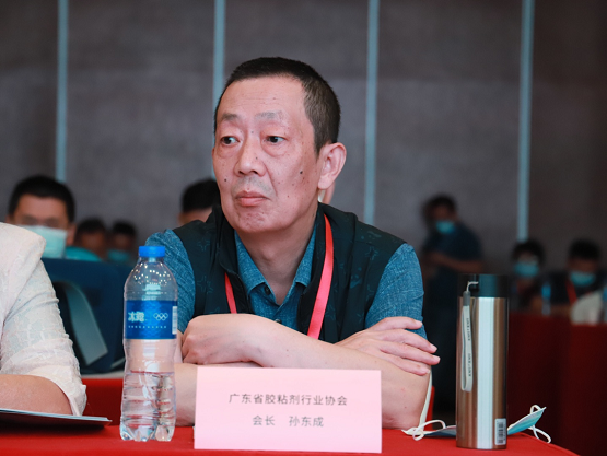 廣東省膠粘劑行業(yè)協(xié)會(huì)會(huì)長(zhǎng)孫東成