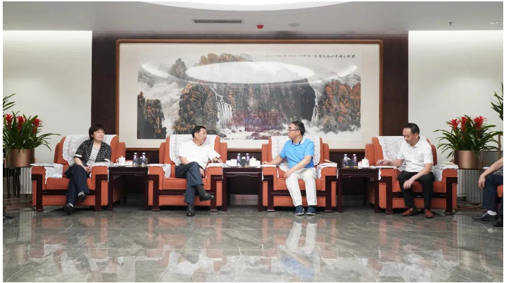 考察組對東方雨虹在科技創(chuàng)新、可持續(xù)發(fā)展方面給予充分肯定。