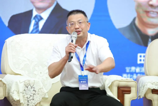 福建省涂料工業(yè)協(xié)會會長、廈門惠宇化工貿(mào)易有限公司董事長施義民