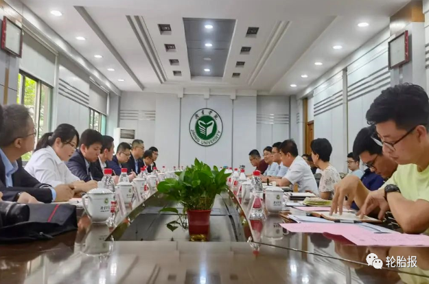 華勤集團(tuán)總經(jīng)理牛飛訪問(wèn)濟(jì)寧學(xué)院 華勤集團(tuán)總經(jīng)理牛飛訪問(wèn)濟(jì)寧學(xué)院