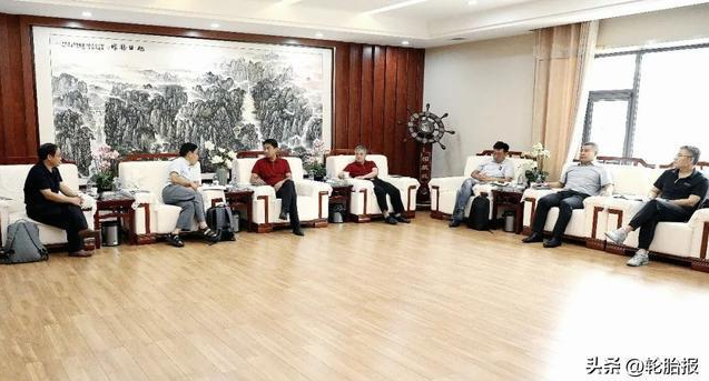 陜西延長石油集團(tuán)橡膠有限公司客人到豐源輪胎公司參觀交流 陜西延長石油集團(tuán)橡膠有限公司客人到豐源輪胎公司參觀交流
