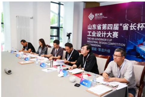 從5471件參賽作品中脫穎而出，最終三角輪胎研發(fā)的國產(chǎn)大飛機C919航空子午線輪胎項榮獲金獎，是本屆十大金獎項目之一。