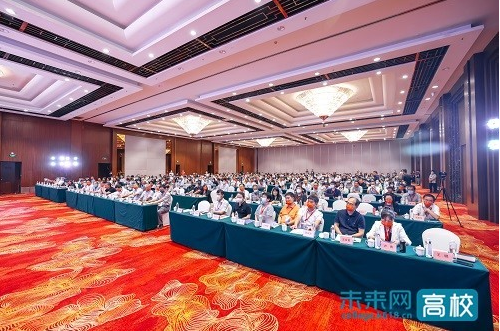 沈陽化工大學(xué)承辦的第十八屆中國橡膠基礎(chǔ)研究研討會(huì)成功在沈陽召開 沈陽化工大學(xué)承辦的第十八屆中國橡膠基礎(chǔ)研究研討會(huì)成功在沈陽召開