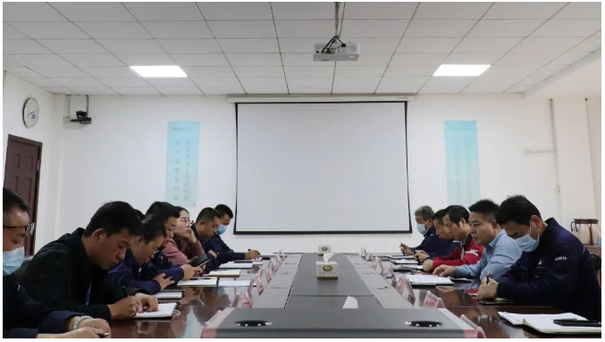耐斯特炭黑公司將在加壓奮進中破解發(fā)展面臨的各種難題，在擔當實干中化解來自各方面的風險挑戰(zhàn)和巨大壓力，在高質(zhì)量發(fā)展的道路上再來一場比學趕超，勇?lián)姑?、踔厲奮發(fā)、篤行不怠、團結(jié)奮斗，全力譜寫公司跨越發(fā)展的新篇章，為集團公司實現(xiàn)高質(zhì)量穩(wěn)健發(fā)展做出積極貢獻!