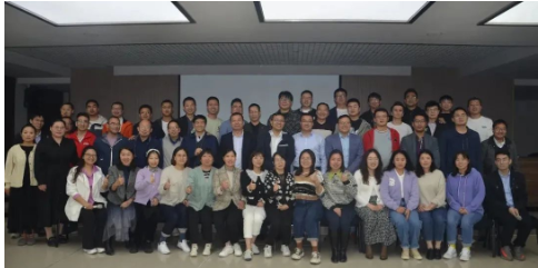 集團(tuán)新聞丨企業(yè)發(fā)展戰(zhàn)略暨未來三年規(guī)劃研討會(huì)隆重召開，抓住新機(jī)遇，迎接新未來！