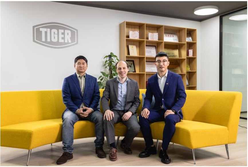 從左至右依次為糜震宇、Philipp Bulgarini和趙士豪