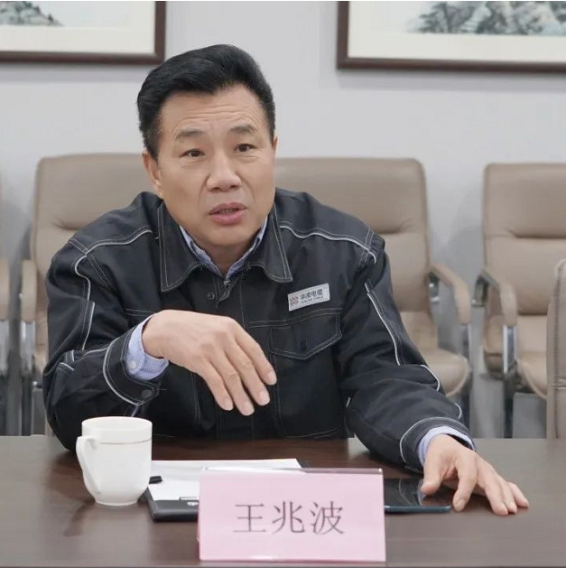 　王兆波表示非常感謝各位領(lǐng)導(dǎo)蒞臨華凌進(jìn)行指導(dǎo)，華凌將義不容辭的提供最好的資源、最好的幫助，積極參加社會(huì)正能量活動(dòng)，一同促進(jìn)章丘發(fā)展。