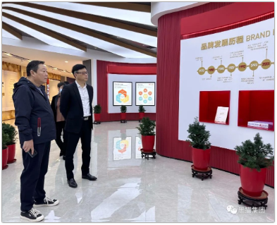 當(dāng)日下午，王耀一行專程走訪黑貓股份重要合作伙伴江蘇通用科技股份有限公司。