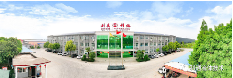 作為深耕橡膠軟管行業(yè)近20年的制造及服務企業(yè)，利通科技始終堅守主業(yè)不放松，堅持以實現(xiàn)高端軟管“進口替代”為己任，以原創(chuàng)性的技術和產(chǎn)品進一步提升中國本土品牌的知名度和國際市場占有率，推動我國橡膠軟管制造高質量發(fā)展。