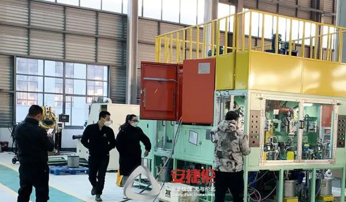 知名汽車減振橡膠制品企業(yè)亞新科，到訪安捷倫驗收內(nèi)孔自動涂膠機