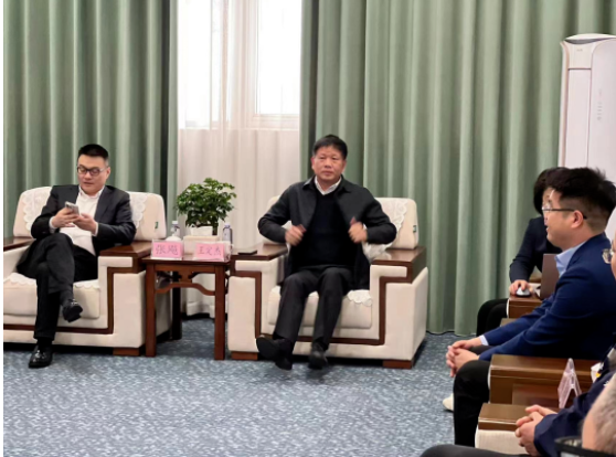 雙方在會(huì)客室開展了座談會(huì)。
