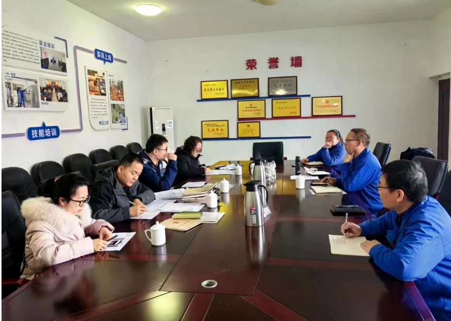 延長石油西北橡膠派員組成供應(yīng)商質(zhì)量審核小組對其主要供應(yīng)商自貢市中皓化工有限公司進(jìn)行了現(xiàn)場二方審核。
