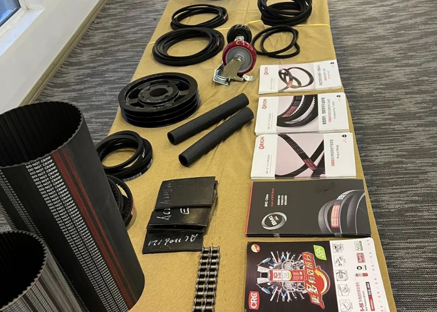 推廣會現(xiàn)場，鳳凰智造研究院詳細介紹了三力士高性能帶產(chǎn)品，為大家提供了更好的了解和認識。同時，BMG應(yīng)用工程師樊強介紹了工業(yè)品產(chǎn)品，讓大家對皮帶之外的其他工業(yè)品更加滲透。