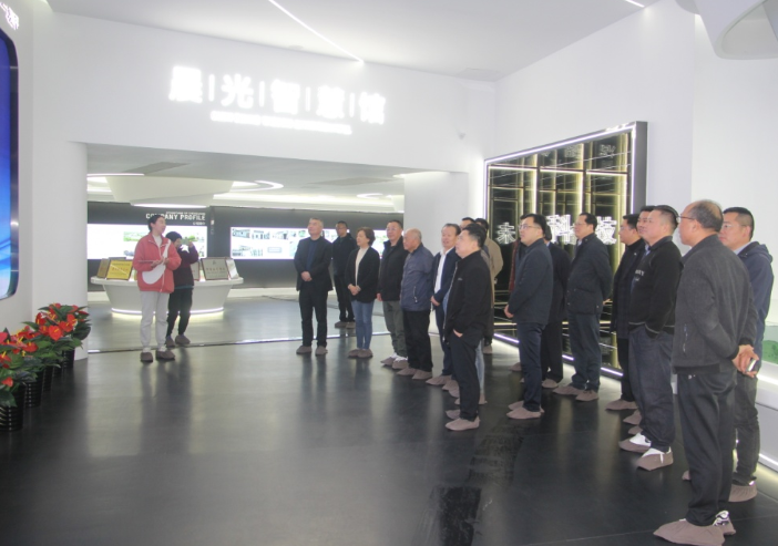 會(huì)議上，涂料行業(yè)協(xié)會(huì)秘書長丁智向與會(huì)代表匯報(bào)了2022年協(xié)會(huì)工作總結(jié)和2023年工作計(jì)劃，并提出了具體措施。該工作報(bào)告隨后經(jīng)經(jīng)理事會(huì)討論一致通過。大會(huì)還聽取了輪值會(huì)長安敏琦所做的《2022年協(xié)會(huì)財(cái)務(wù)報(bào)告》，并獲得審議通過。大會(huì)宣布關(guān)于協(xié)會(huì)人事調(diào)整提交江蘇省涂料行業(yè)協(xié)會(huì)第四屆理事會(huì)，提交大會(huì)審議并獲得通過。