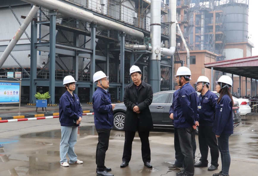 韓成功董事長陪同尚主席視察并表示，炭黑公司將緊緊圍繞在集團公司董事局周圍，嚴(yán)格貫徹落實集團公司戰(zhàn)略部署和工作要求，堅持“質(zhì)量第一，客戶至上”的服務(wù)理念，打造一流產(chǎn)品，提供一流服務(wù)，努力打造成行業(yè)標(biāo)桿企業(yè)，為集團公司高質(zhì)量發(fā)展注入源源不斷的活力。