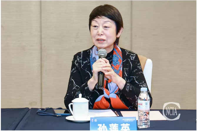 中國(guó)涂料工業(yè)協(xié)會(huì)名譽(yù)會(huì)長(zhǎng)孫蓮英指出，協(xié)會(huì)將一如既往，進(jìn)一步加強(qiáng)地方政府與企業(yè)間的聯(lián)系與溝通，為促進(jìn)涂料產(chǎn)業(yè)綠色可持續(xù)發(fā)展發(fā)揮重要作用。在過(guò)去13年中，協(xié)會(huì)通過(guò)搭建交流平臺(tái)，深入開展合作，實(shí)現(xiàn)政府、企業(yè)的互利共贏，凝聚力不斷提升。