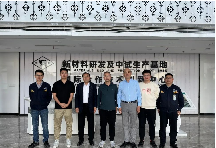 青島黑貓與泰凱英輪胎、青島科技大學(xué)舉行戰(zhàn)略合作簽約儀式