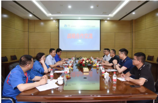 雙方在簽約儀式前的座談中探討了企業(yè)AI智能技術(shù)、伺服技術(shù)等方面的合作方向。他們一致認(rèn)為，在戰(zhàn)略合作協(xié)議框架下逐步推進(jìn)更廣泛范圍的合作，將促進(jìn)雙方未來(lái)的進(jìn)一步發(fā)展。