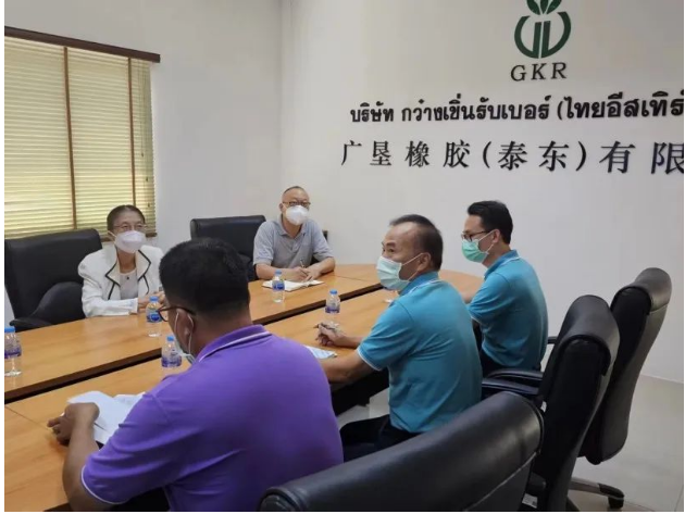 中國駐泰國宋卡總領(lǐng)事吳冬梅近日率領(lǐng)一行到訪廣墾橡膠(泰東)公司，對企業(yè)的經(jīng)營管理和黨建工作進行了調(diào)研指導(dǎo)。