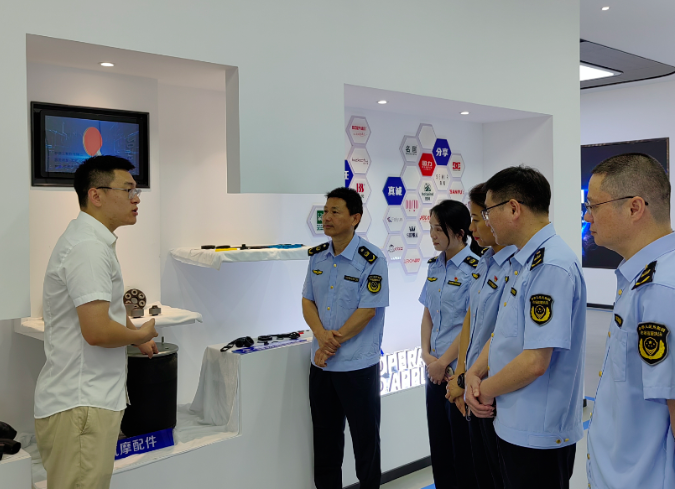溫州市商業(yè)秘密保護(hù)聯(lián)盟的調(diào)研診斷組來到浙江中瑞橡膠高分子材料股份有限公司，開展商業(yè)秘密保護(hù)水平的評估和改進(jìn)工作。這次調(diào)研由溫州市市場監(jiān)督管理局和瑞安市市場監(jiān)督管理局的領(lǐng)導(dǎo)帶領(lǐng)，調(diào)研組成員包括溫州市商業(yè)秘密保護(hù)聯(lián)盟秘書長譚浩和制度委卓東東等人。