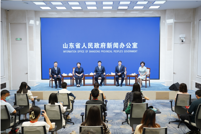 山東省政府新聞辦舉行了第二場民營企業(yè)家記者見面會，與會嘉賓包括賽輪集團董事長劉燕華女士。會上，劉燕華女士與與會媒體就賽輪集團的發(fā)展進行了深入交流，并回答了記者們的提問。