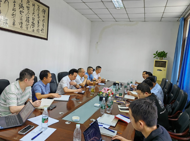 四川路易投資管理有限公司副總經(jīng)理龍維軍一行前往海大集團(tuán)進(jìn)行了學(xué)習(xí)交流，加深了雙方的合作關(guān)系。