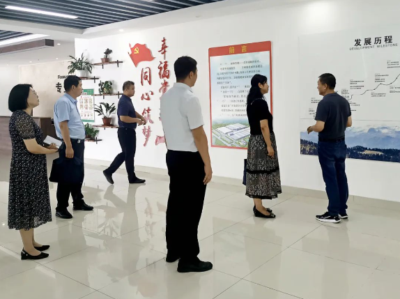 濰坊市委辦公室檔案科科長、四級調(diào)研員王春燕一行蒞臨山東美晨工業(yè)集團有限公司，對該公司的檔案工作進行了全面檢查與調(diào)研。此次調(diào)研得到了諸城市檔案館館長邵忠政和山東美晨工業(yè)集團有限公司總經(jīng)理李瑞龍的陪同。