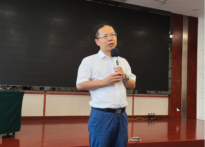 通過此次培訓，橡膠制品行業(yè)的從業(yè)者們將更加深入地了解“雙碳”政策的要求和重要性，為推動行業(yè)綠色低碳發(fā)展作出積極貢獻。