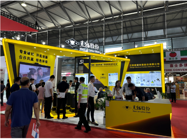 總之，RubberTechChina 2023展覽會(huì)為橡膠行業(yè)企業(yè)提供了一個(gè)展示創(chuàng)新和發(fā)展的舞臺(tái)，而黑貓股份作為炭黑行業(yè)的領(lǐng)軍企業(yè)，通過(guò)參展和產(chǎn)品展示，向全球展示了其雄心壯志和未來(lái)發(fā)展的愿景。