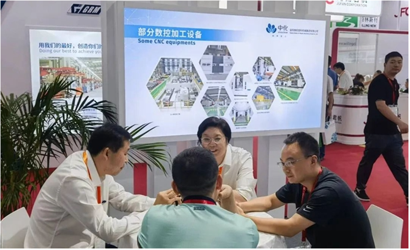 中國國際橡膠技術(shù)展覽會為益陽橡機(jī)提供了展示創(chuàng)新技術(shù)和拓展市場的平臺，同時也為行業(yè)內(nèi)的合作與交流搭建了重要的橋梁。