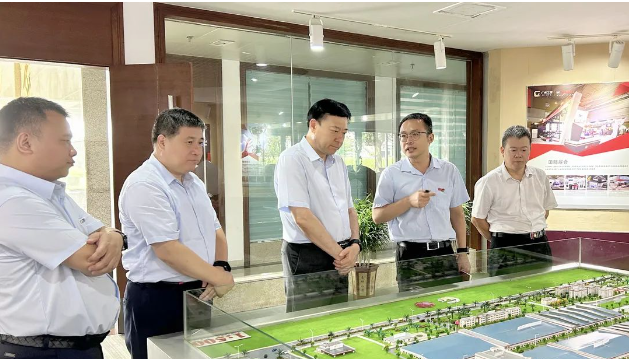 棗礦集團(tuán)黨委書記侯宇剛赴廣州萬(wàn)力輪胎考察交流