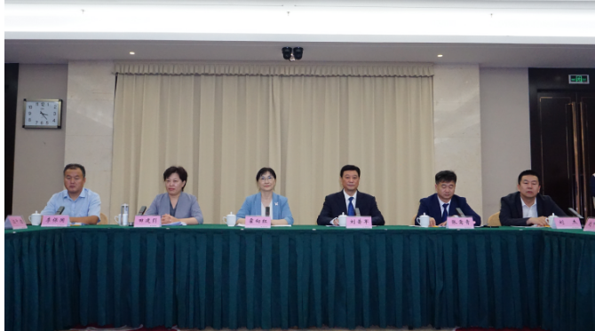 與會(huì)的涂料企業(yè)代表們紛紛對(duì)濮陽市營商環(huán)境表示贊賞，并表示將加強(qiáng)與濮陽政府的合作與交流，為濮陽涂料行業(yè)的高質(zhì)量可持續(xù)發(fā)展貢獻(xiàn)自己的力量。他們也一致認(rèn)為，濮陽市政府為企業(yè)提供的卓越環(huán)境和服務(wù)將為涂料行業(yè)的未來帶來更多新動(dòng)能。這次會(huì)議不僅拉近了企業(yè)與政府之間的距離，也為濮陽涂料產(chǎn)業(yè)的可持續(xù)發(fā)展注入了新的活力。