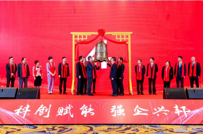 科強(qiáng)股份作為一家專注于高性能特種橡膠制品的企業(yè)，多年來深耕于光伏和軌交設(shè)備等領(lǐng)域，積累了獨(dú)特的競(jìng)爭(zhēng)優(yōu)勢(shì)和品牌影響力。此次上市不僅是對(duì)其過去多年經(jīng)營(yíng)成果的肯定，也是企業(yè)邁向資本市場(chǎng)的一次重大轉(zhuǎn)型，為企業(yè)注入了更強(qiáng)的活力和動(dòng)力。