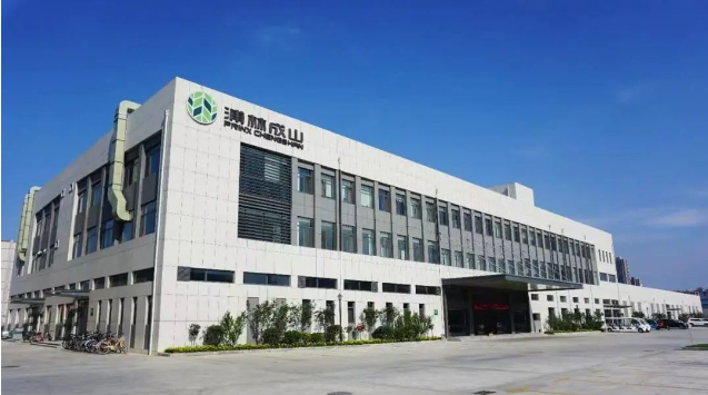 浦林成山公司發(fā)布了其半年報(bào)，披露了一系列令人振奮的成績(jī)和未來(lái)計(jì)劃。該公司計(jì)劃在2023年下半年啟動(dòng)泰國(guó)輪胎生產(chǎn)基地三期項(xiàng)目，該項(xiàng)目旨在年產(chǎn)200萬(wàn)條半鋼子午線輪胎。