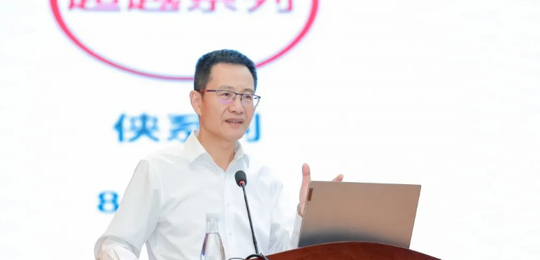 來(lái)自全國(guó)70多家最強(qiáng)新銳門(mén)店的代表齊聚中策橡膠總部，共同參與“正向銷(xiāo)售”交流活動(dòng)，探討如何實(shí)現(xiàn)高質(zhì)量發(fā)展的目標(biāo)。中策橡膠集團(tuán)高級(jí)副總經(jīng)理葛國(guó)榮在會(huì)上發(fā)表主題講話(huà)，他首先對(duì)充滿(mǎn)活力的新銳伙伴們表示了熱烈歡迎。