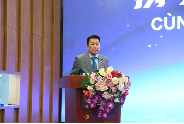 越南TBR優(yōu)秀經(jīng)銷商代表鄧文良也分享了他與賽輪集團(tuán)的成功合作歷程，強(qiáng)調(diào)了賽輪集團(tuán)的信任與尊重文化在雙方合作中的重要性。他表示，未來(lái)將繼續(xù)與賽輪同行，共創(chuàng)更加美好的未來(lái)。